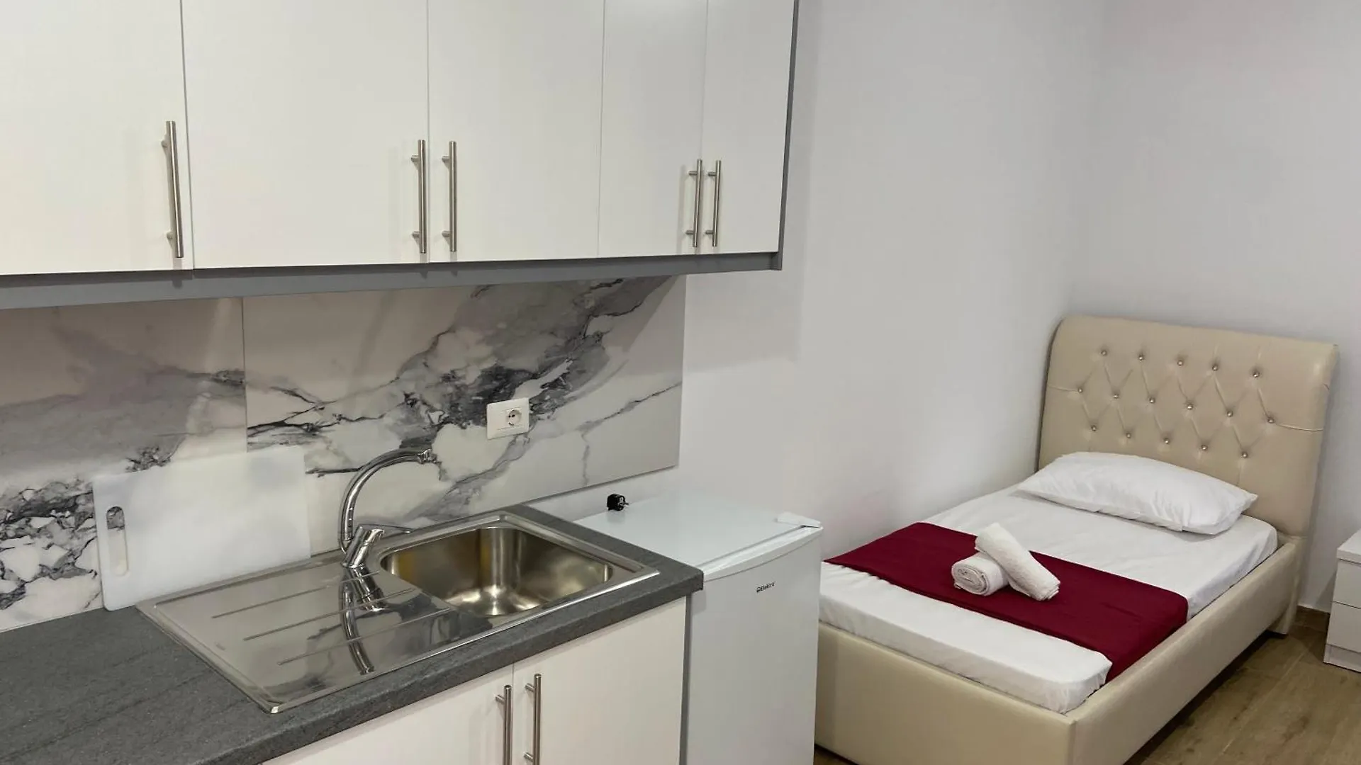 Amar Seaside Apartment Ksamil